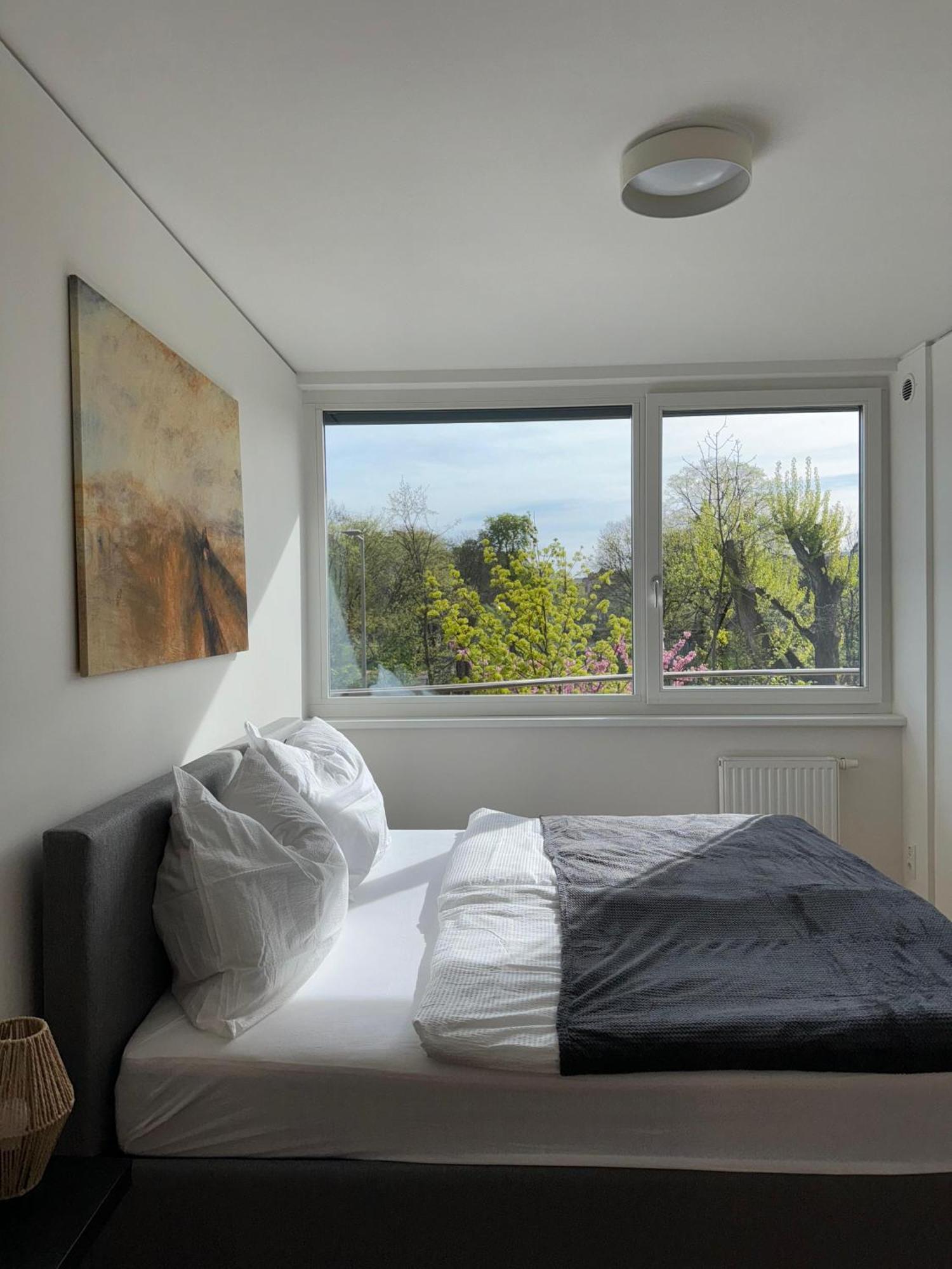 Apartment Reside In The Golden Wave