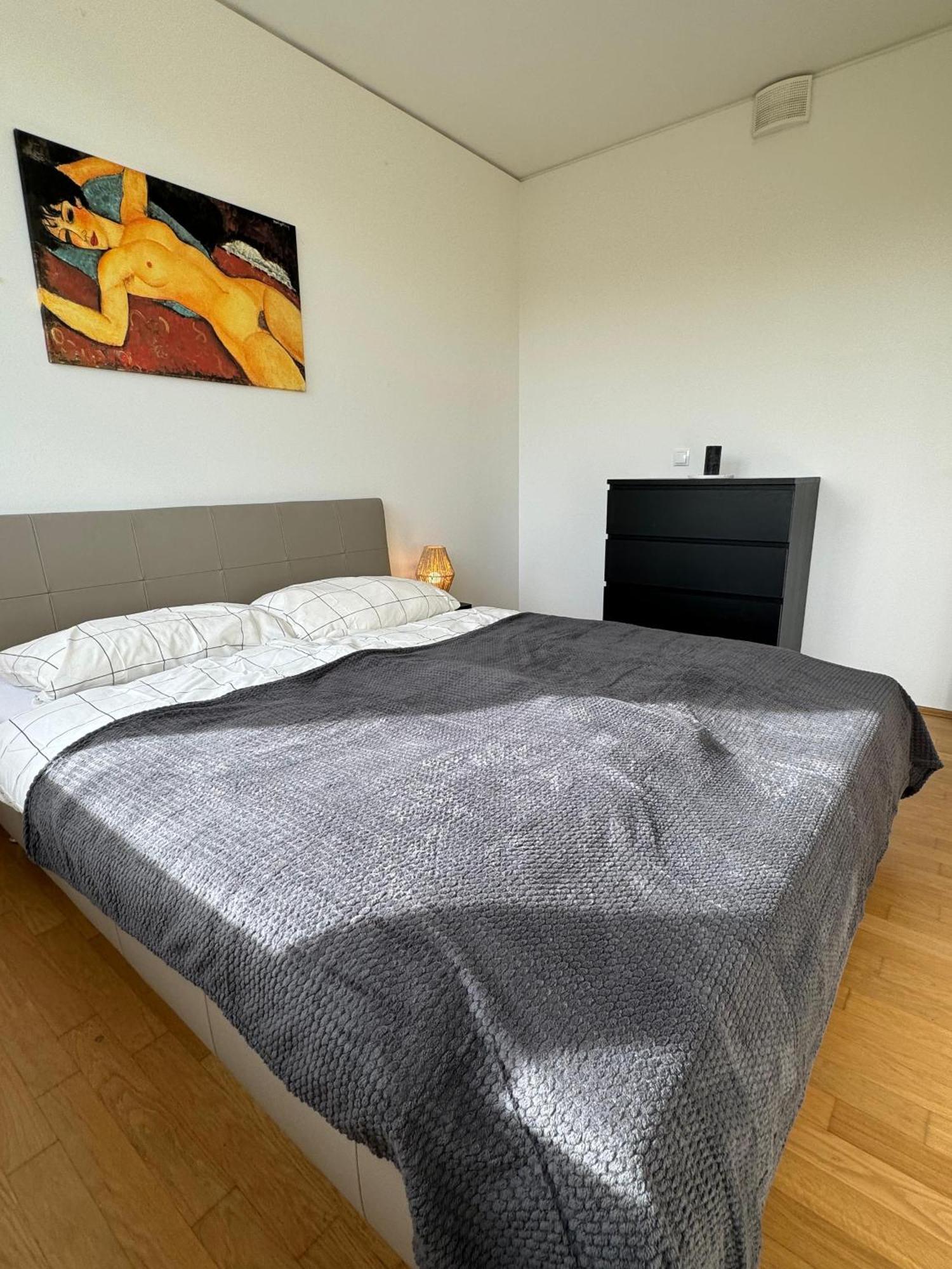 Reside In The Golden Wave Graz